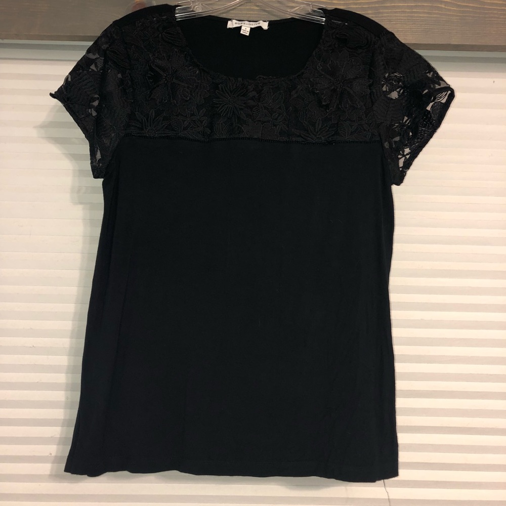 Rose and Olive black tee